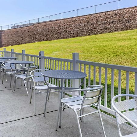 Comfort Suites Lancaster Amish Country Smoketown  Екстериор снимка