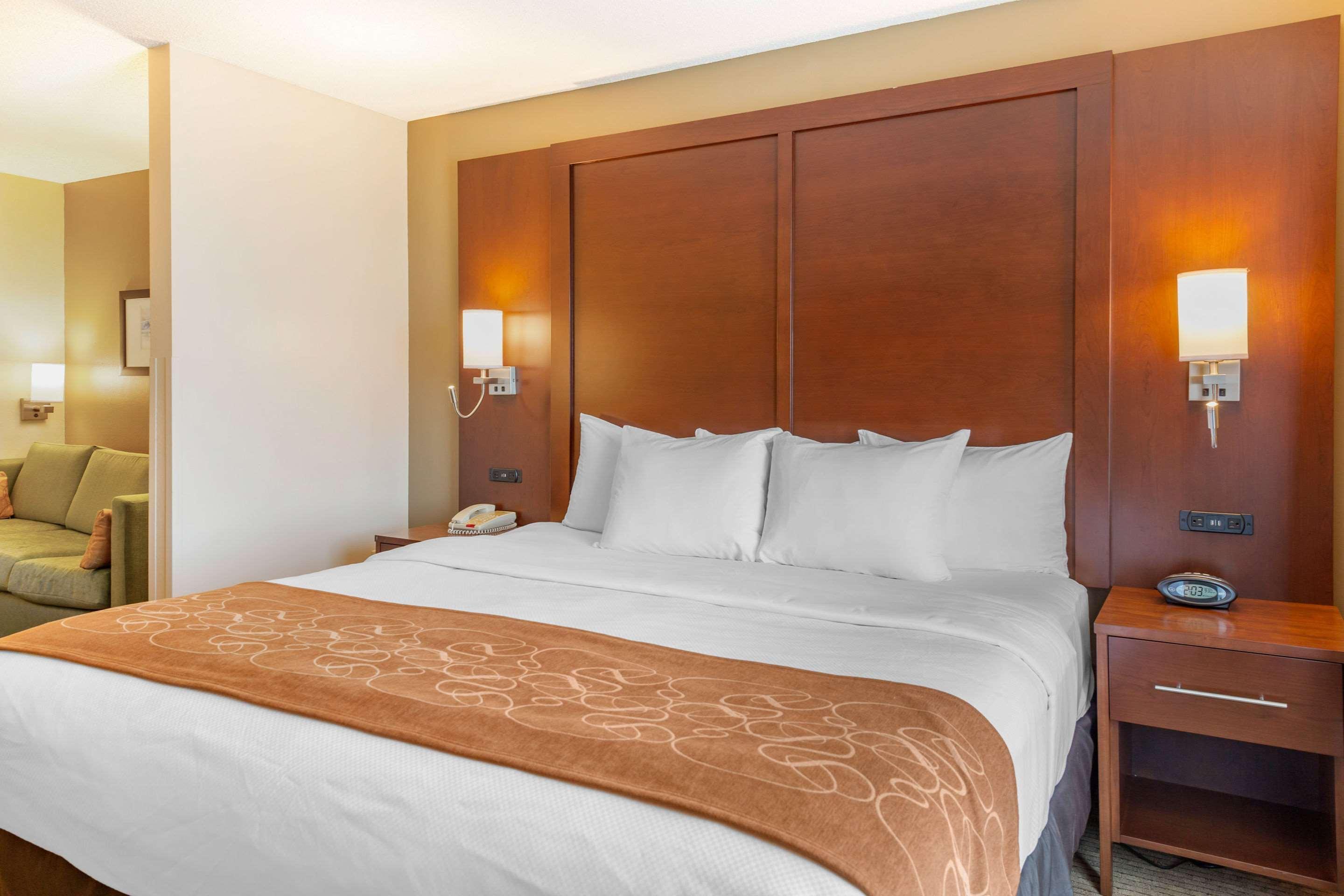 Comfort Suites Lancaster Amish Country Smoketown  Екстериор снимка