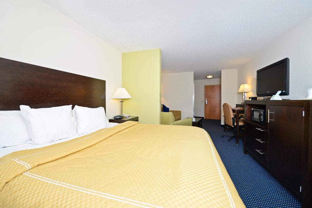 Comfort Suites Lancaster Amish Country Smoketown  Екстериор снимка