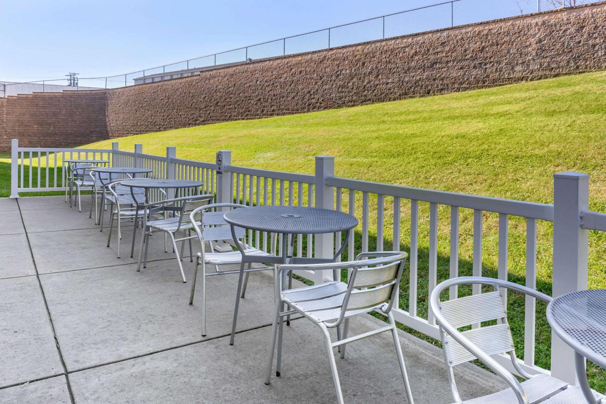 Comfort Suites Lancaster Amish Country Smoketown  Екстериор снимка