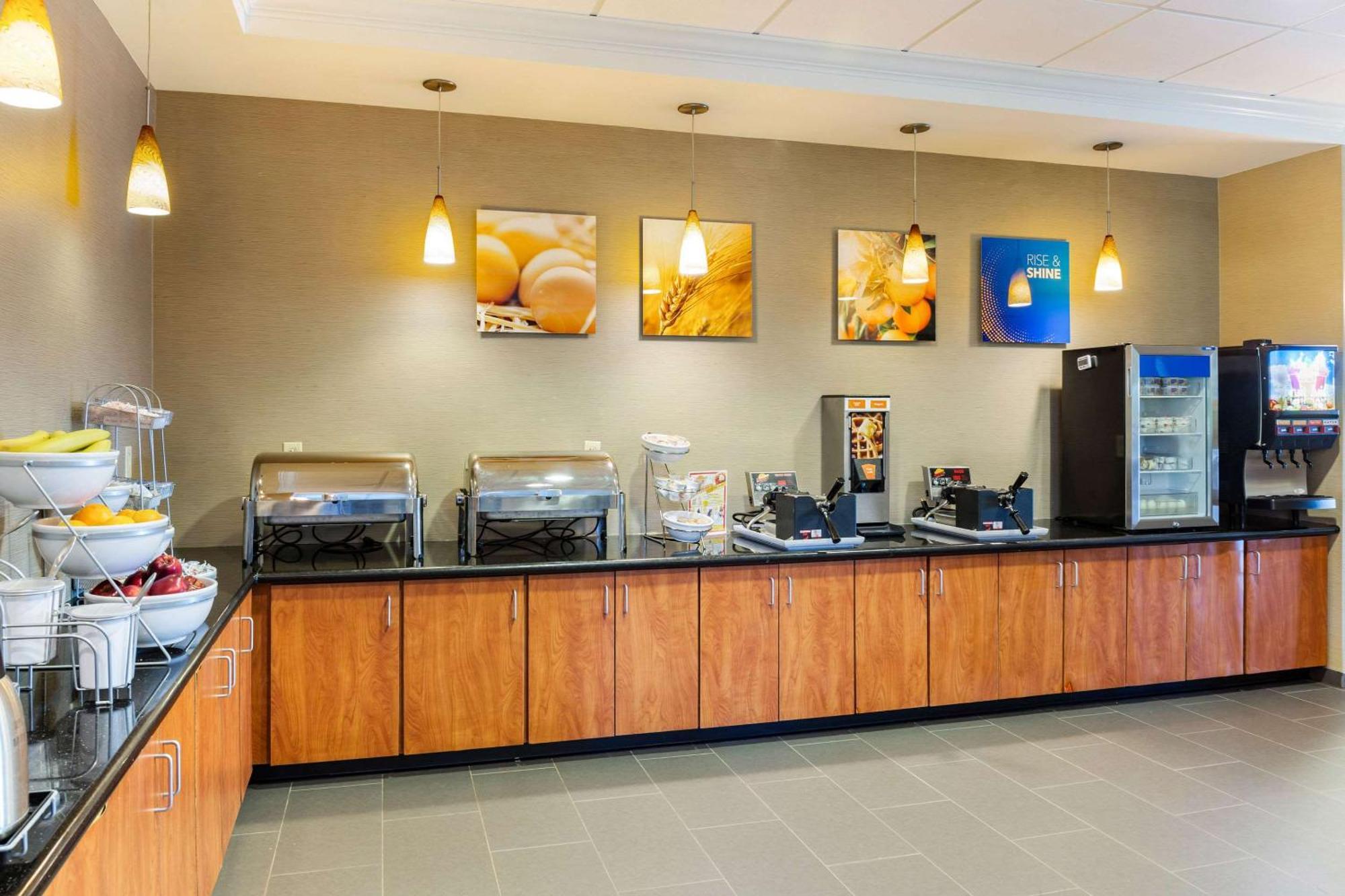 Comfort Suites Lancaster Amish Country Smoketown  Екстериор снимка