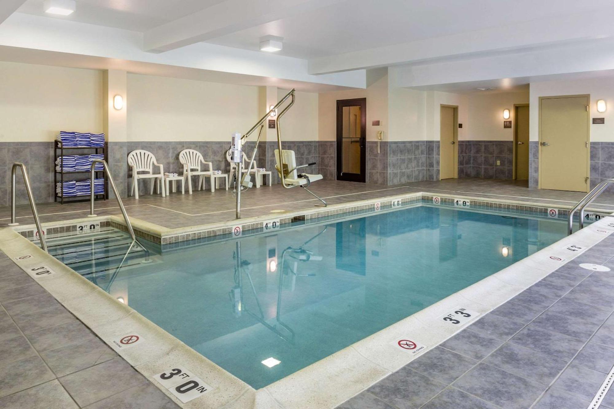 Comfort Suites Lancaster Amish Country Smoketown  Екстериор снимка