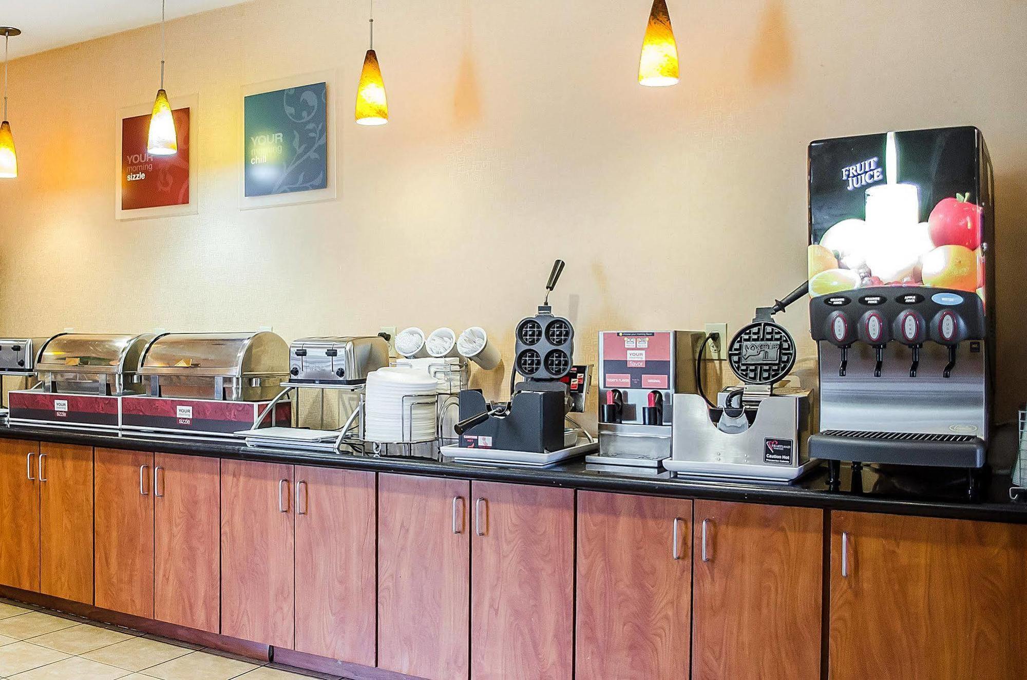 Comfort Suites Lancaster Amish Country Smoketown  Екстериор снимка