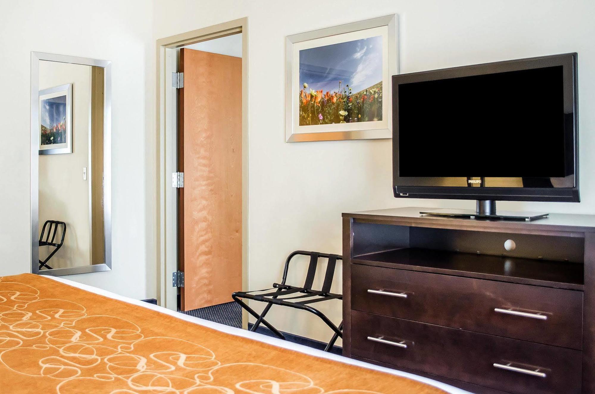 Comfort Suites Lancaster Amish Country Smoketown  Екстериор снимка