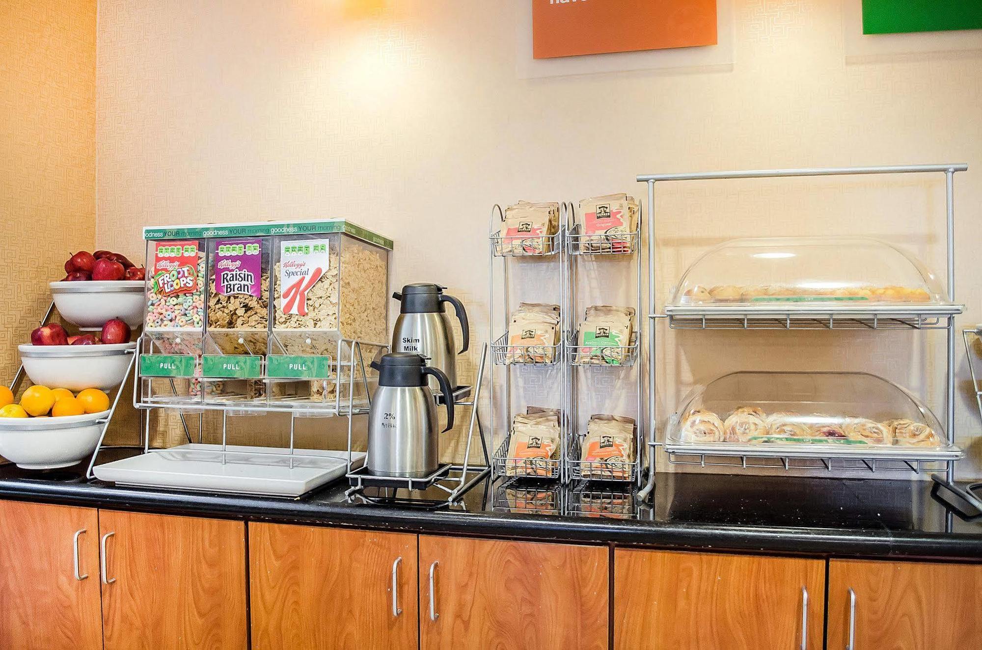 Comfort Suites Lancaster Amish Country Smoketown  Екстериор снимка